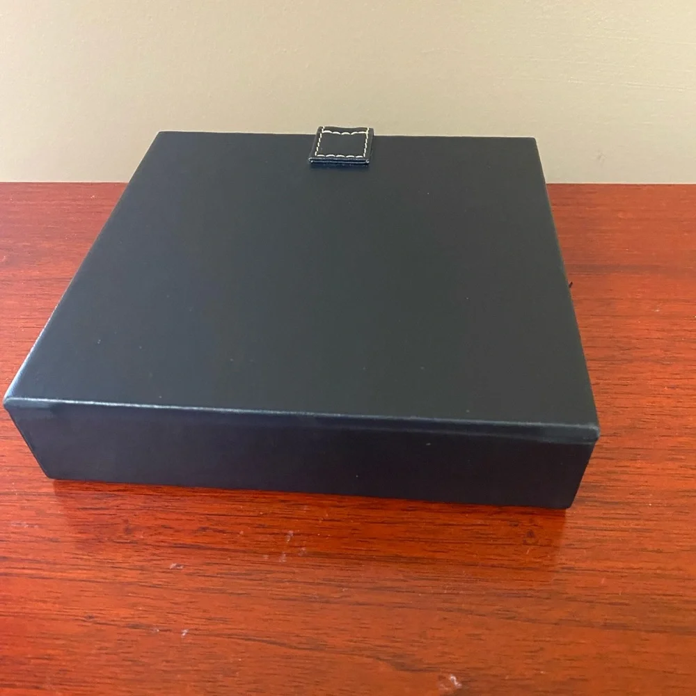 Compact leather lined jewelry box